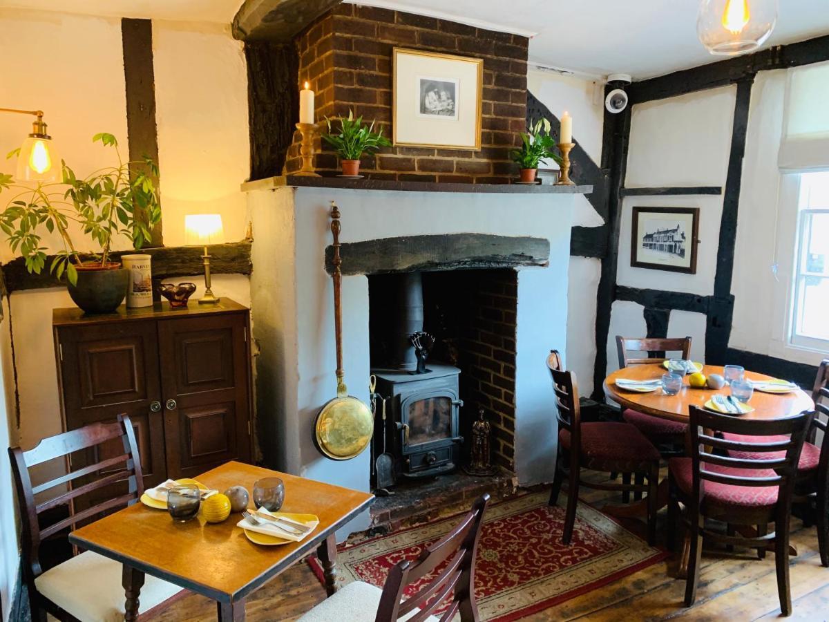 The Swan Inn Midhurst Esterno foto